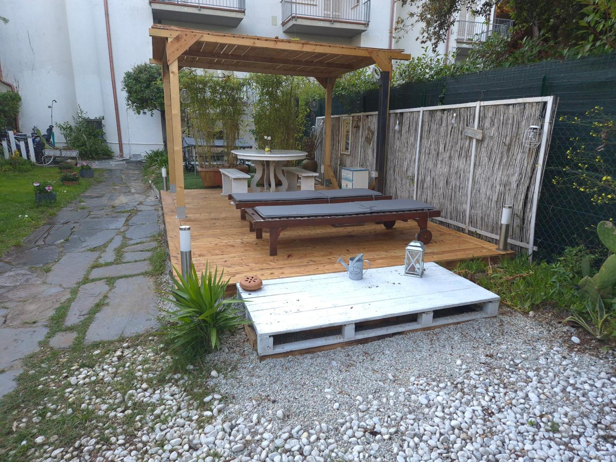 Domusauroom, Relax Nel Cuore Della Versilia - Pet Friendly Viareggio Esterno foto